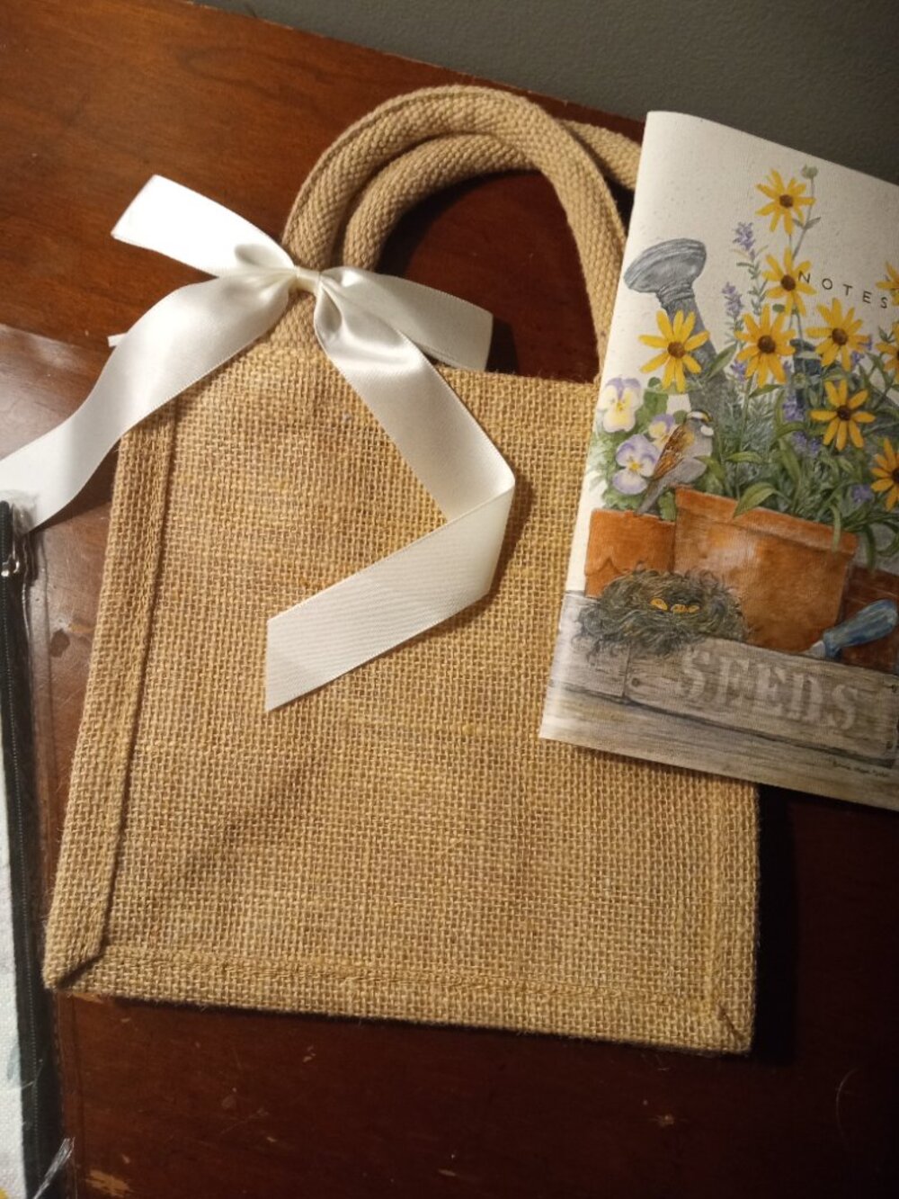 Gift Set - Picture 2 of 3